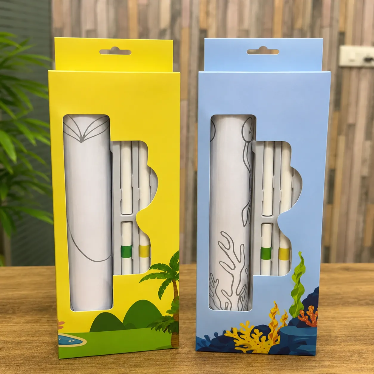 Colouring Roll with 6 Acrylic Markers