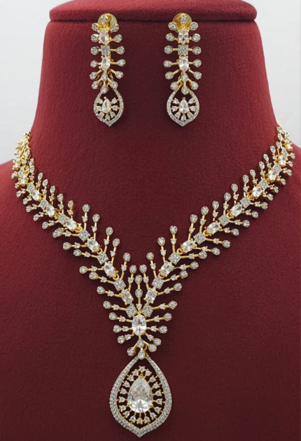 NAMO 425 Premium Necklace Set Gold with White